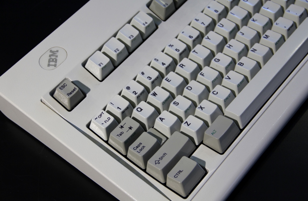 1988 IBM model M (1393464) airline reservations Made by IBM 13 JUL